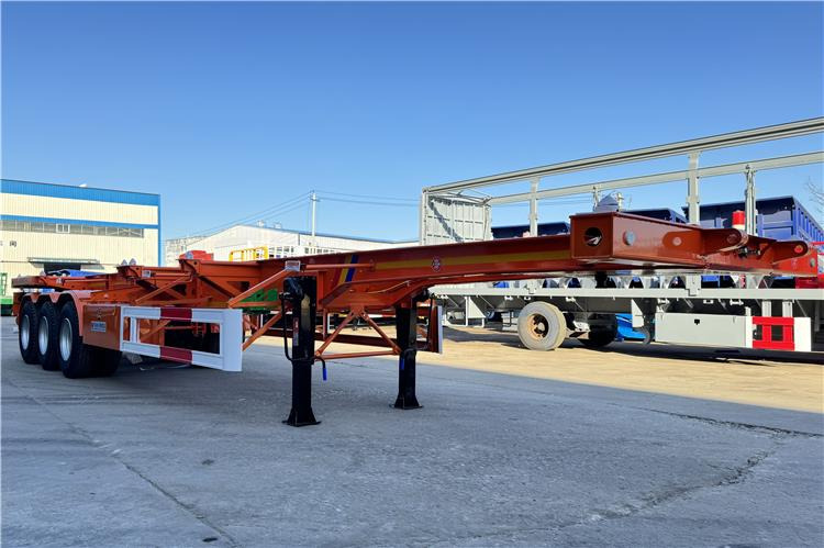 TITAN Tri Axle Skeletal Trailer for Sale In Uganda - الشاسية نصف مقطورة: صور 1 TITAN Tri Axle Skeletal Trailer for Sale In Uganda - الشاسية نصف مقطورة: صور 1