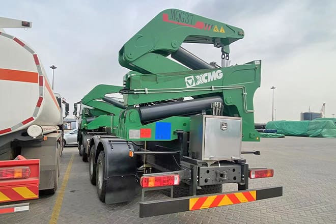 XCMG 20Ft Container Side Loader Truck for Sale in Tanzania - شاحنات الحاويات/ جسم علوي قابل للتغيير شاحنة: صور 3 XCMG 20Ft Container Side Loader Truck for Sale in Tanzania - شاحنات الحاويات/ جسم علوي قابل للتغيير شاحنة: صور 3