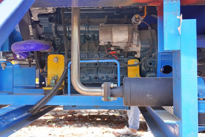 XCMG 37 Ton Side Lifter Truck for Sale in Angola - شاحنات الحاويات/ جسم علوي قابل للتغيير شاحنة: صور 4 XCMG 37 Ton Side Lifter Truck for Sale in Angola - شاحنات الحاويات/ جسم علوي قابل للتغيير شاحنة: صور 4