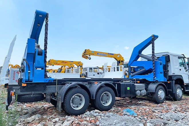 XCMG 37 Ton Side Lifter Truck for Sale in Angola - شاحنات الحاويات/ جسم علوي قابل للتغيير شاحنة: صور 1 XCMG 37 Ton Side Lifter Truck for Sale in Angola - شاحنات الحاويات/ جسم علوي قابل للتغيير شاحنة: صور 1