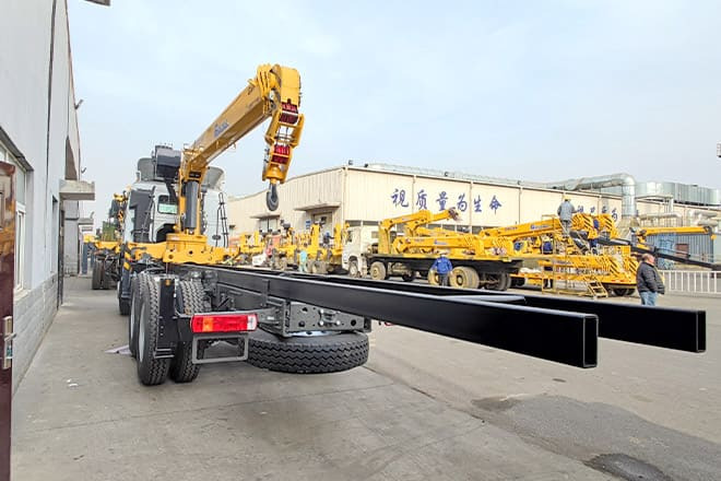 XCMG Truck Mounted Crane with Hydraulic Boom Capacity for Sale in Kenya - شاحنة كرين: صور 4 XCMG Truck Mounted Crane with Hydraulic Boom Capacity for Sale in Kenya - شاحنة كرين: صور 4