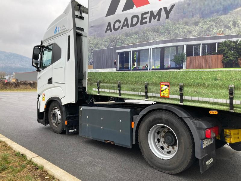 Iveco S-WAY 460 - شاحنة جرار: صور 4 Iveco S-WAY 460 - شاحنة جرار: صور 4