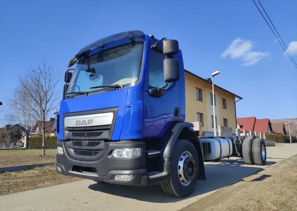 DAF LF 320 ramo do zabudowy 18DMC - الشاسيه شاحنة: صور 1 DAF LF 320 ramo do zabudowy 18DMC - الشاسيه شاحنة: صور 1