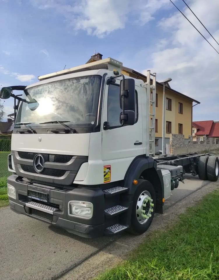 Mercedes-Benz AXOR 1829 rama do zabudowy blokada mostu - الشاسيه شاحنة: صور 4 Mercedes-Benz AXOR 1829 rama do zabudowy blokada mostu - الشاسيه شاحنة: صور 4