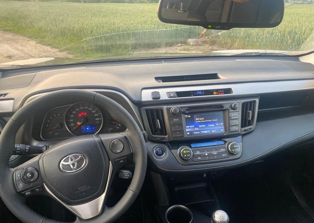 Toyota RAV4 2.0 D-4D 4x4 - سيارة دفع رباعي: صور 3 Toyota RAV4 2.0 D-4D 4x4 - سيارة دفع رباعي: صور 3