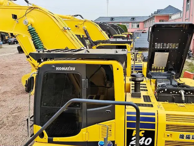2022 Komatsu PC240 - حفارات زحافة: صور 5 2022 Komatsu PC240 - حفارات زحافة: صور 5