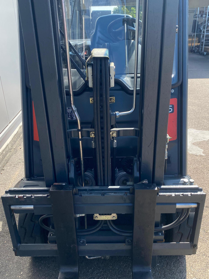 Linde Linde H 16 T - 2.575 h - Seitenschieber - - رافعة شوكية تعمل بالغاز: صور 4 Linde Linde H 16 T - 2.575 h - Seitenschieber - - رافعة شوكية تعمل بالغاز: صور 4