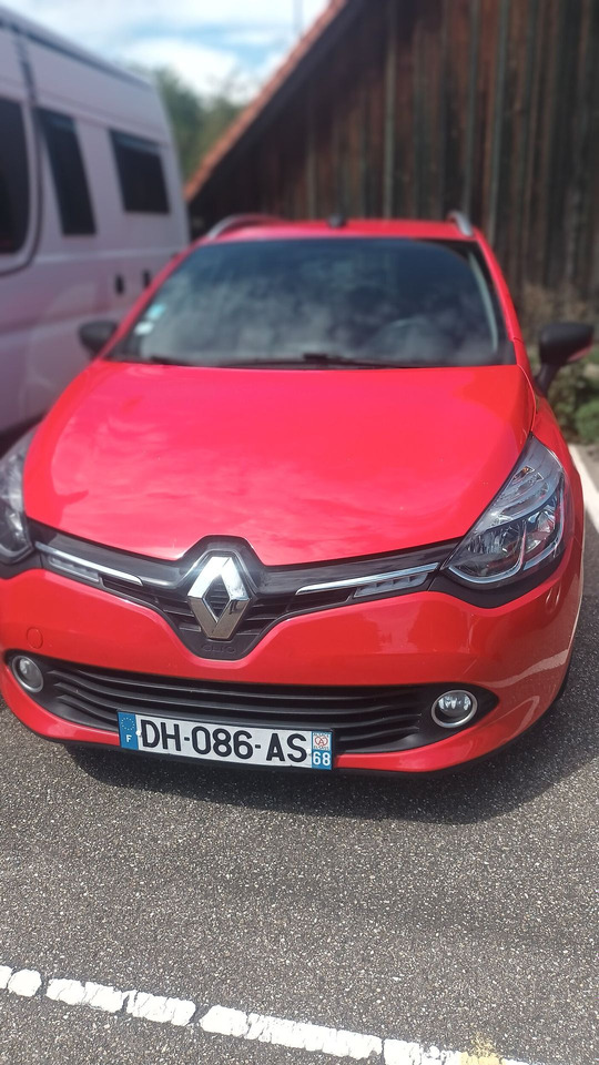 A vendre Renault CLIO ESTATE année 2014. - سيارة ستيشن: صور 1 A vendre Renault CLIO ESTATE année 2014. - سيارة ستيشن: صور 1