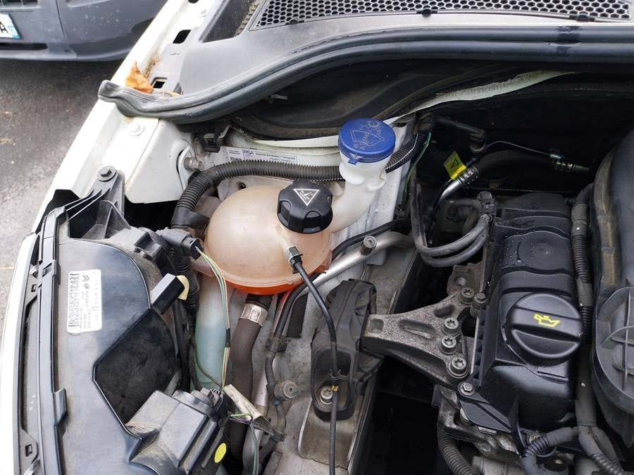 CITROEN C3 PH3 ES. MOTEUR HS. VENDU POUR PIECES. Véhicule non roulant, prévoir plateau. (occasion) - سيارة: صور 3 CITROEN C3 PH3 ES. MOTEUR HS. VENDU POUR PIECES. Véhicule non roulant, prévoir plateau. (occasion) - سيارة: صور 3