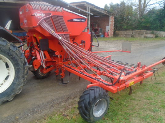 Kuhn MEGANT 600 - معدات بذار: صور 5 Kuhn MEGANT 600 - معدات بذار: صور 5