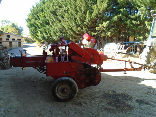 Massey Ferguson 10-8 - مكبس البالات المستطيله: صور 3 Massey Ferguson 10-8 - مكبس البالات المستطيله: صور 3