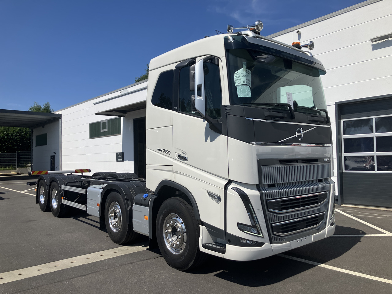 VOLVO FH16 750 8x4 Chassis - الشاسيه شاحنة: صور 1 VOLVO FH16 750 8x4 Chassis - الشاسيه شاحنة: صور 1