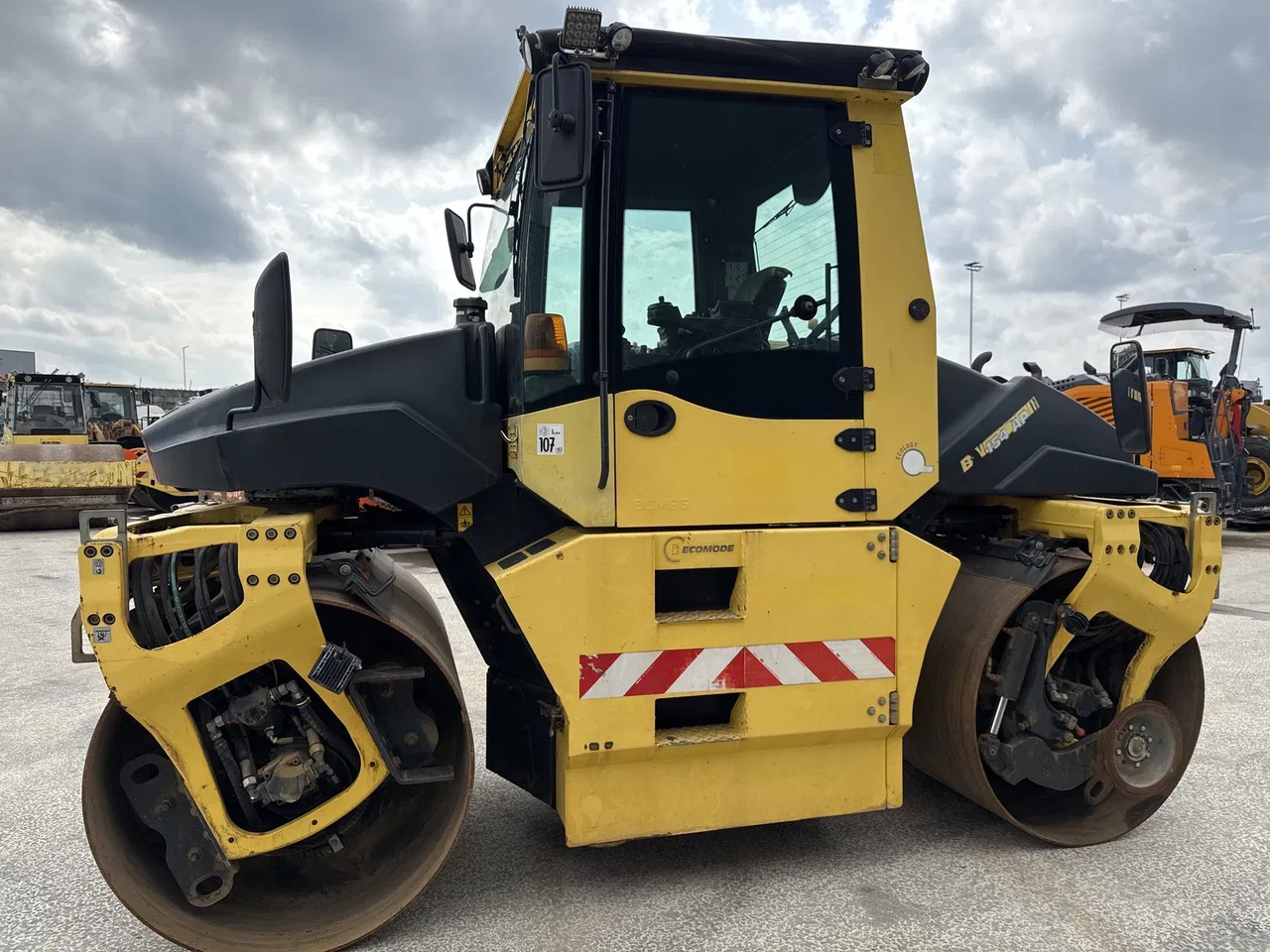 Bomag BW 154 AP-4i AM - مدحلة الأسفلت: صور 5 Bomag BW 154 AP-4i AM - مدحلة الأسفلت: صور 5