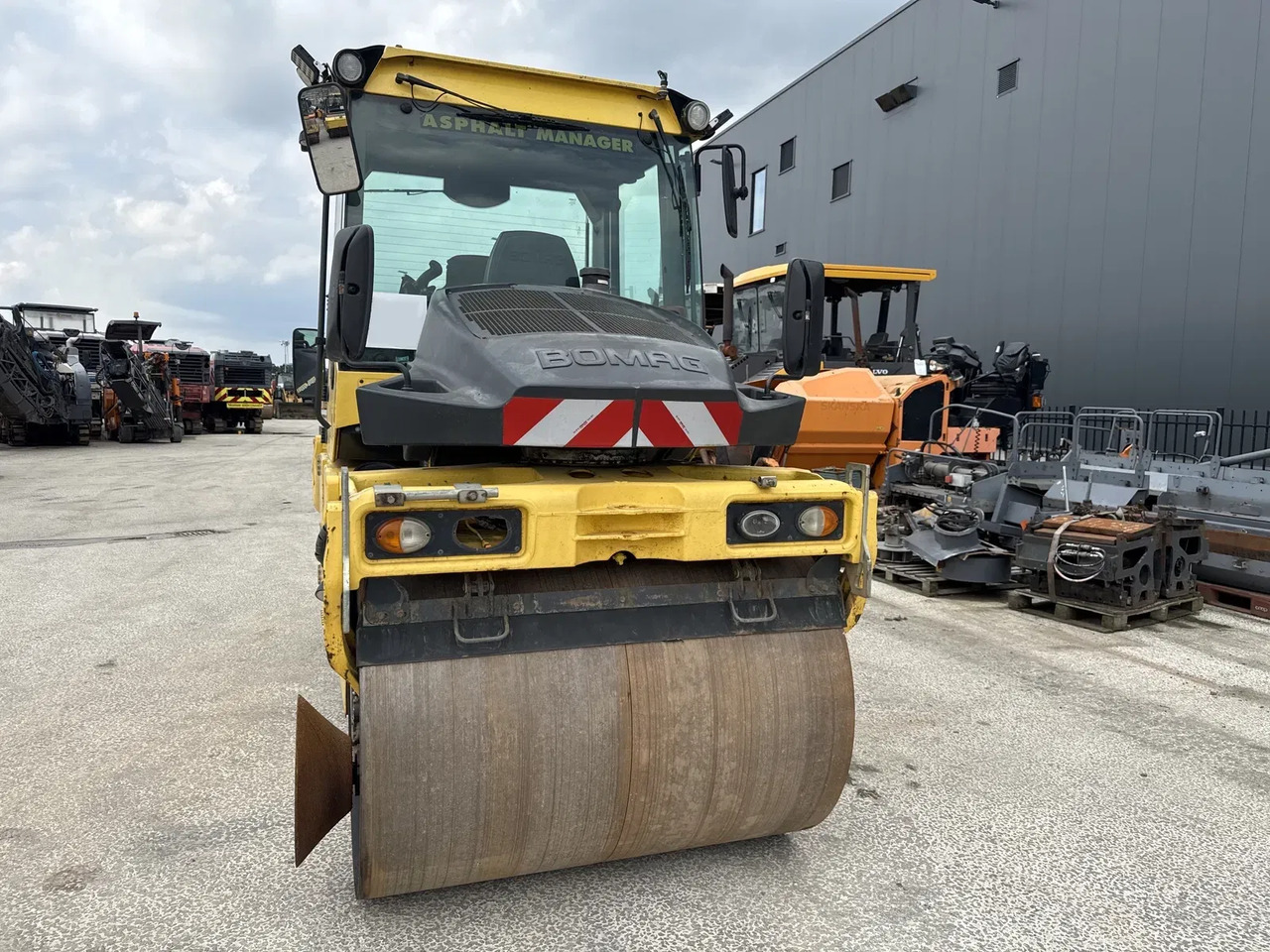 Bomag BW 154 AP-4i AM - مدحلة الأسفلت: صور 3 Bomag BW 154 AP-4i AM - مدحلة الأسفلت: صور 3