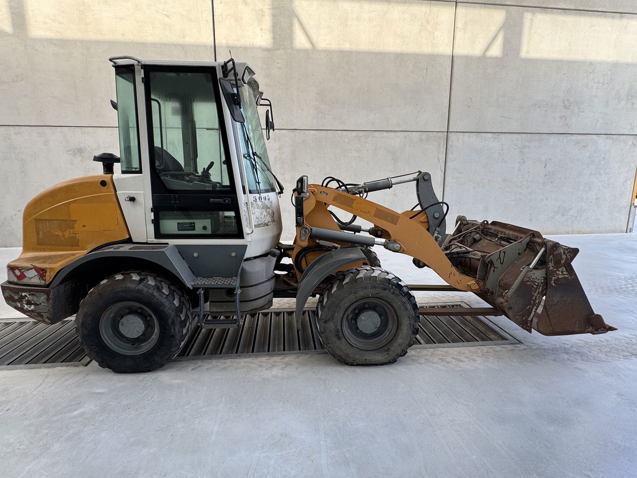 Liebherr L 506 - اللودر بعجل: صور 1 Liebherr L 506 - اللودر بعجل: صور 1