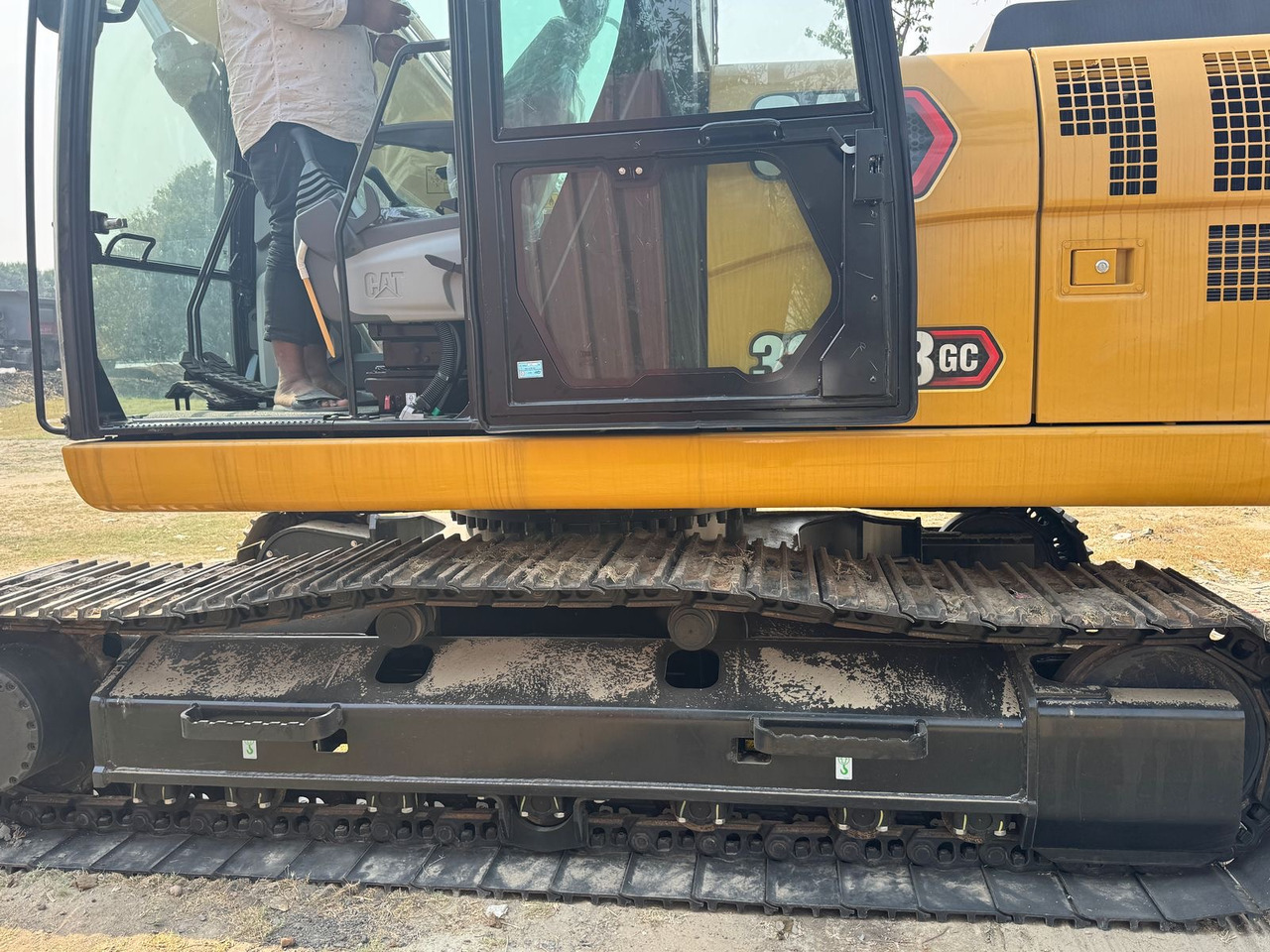 CATERPILLAR 323GC - حفارات زحافة: صور 1 CATERPILLAR 323GC - حفارات زحافة: صور 1