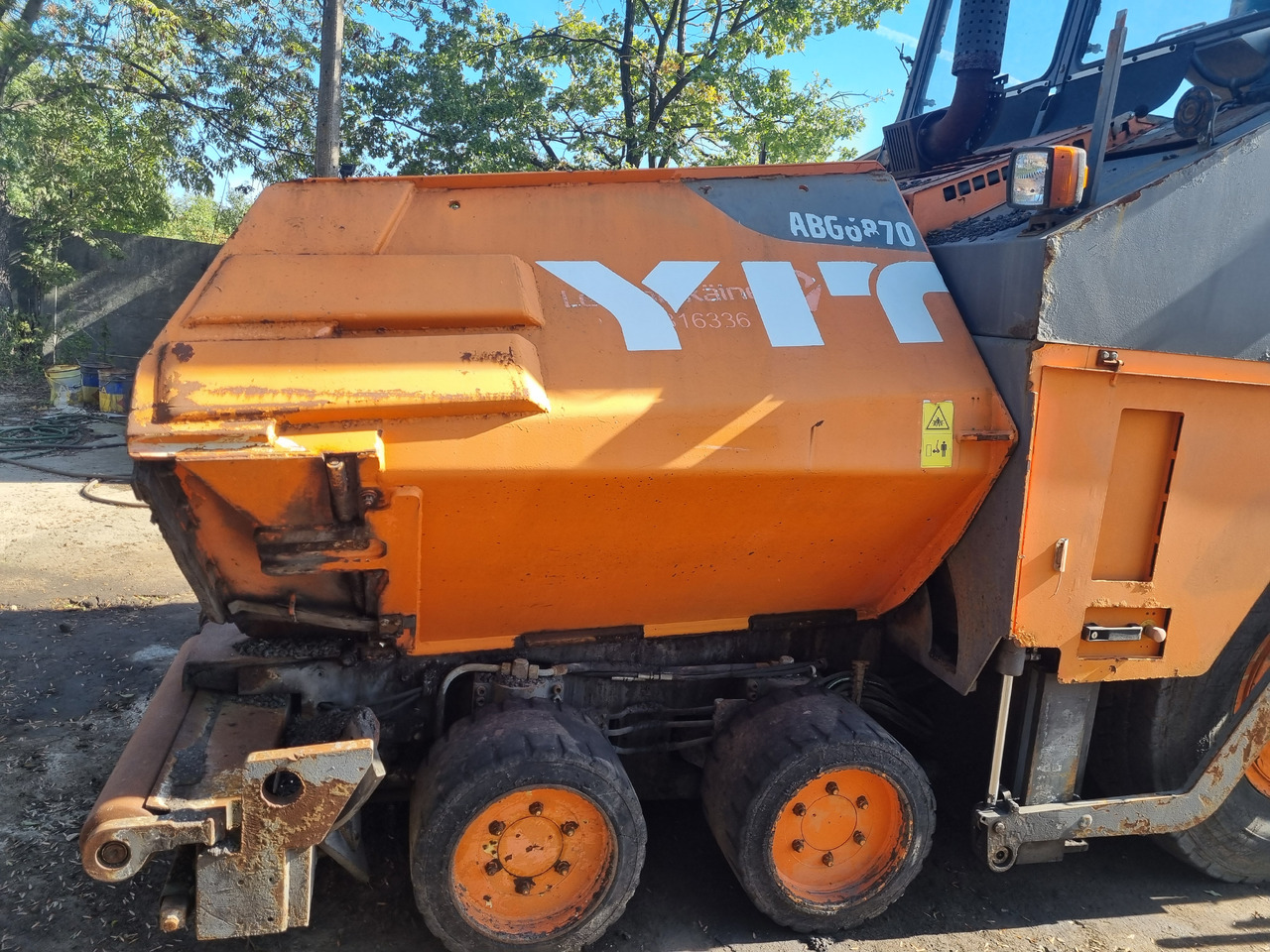 VOLVO TITAN 6870 - العامل بالقار: صور 3 VOLVO TITAN 6870 - العامل بالقار: صور 3