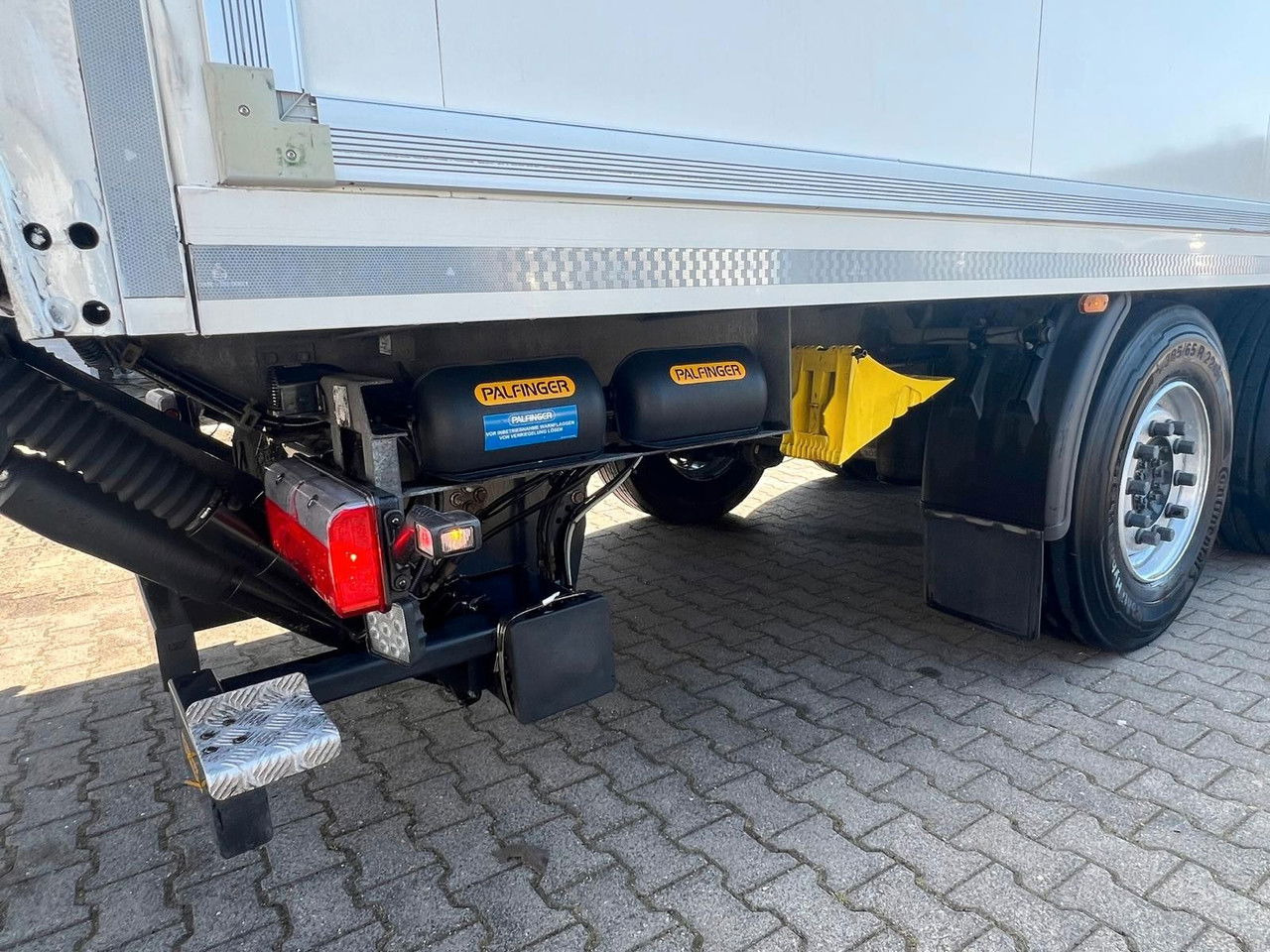 بصندوق مغلق شاحنة Mercedes-Benz Actros 2543 Komplettzug Voll-Luft - Lange Koffer: صور 14