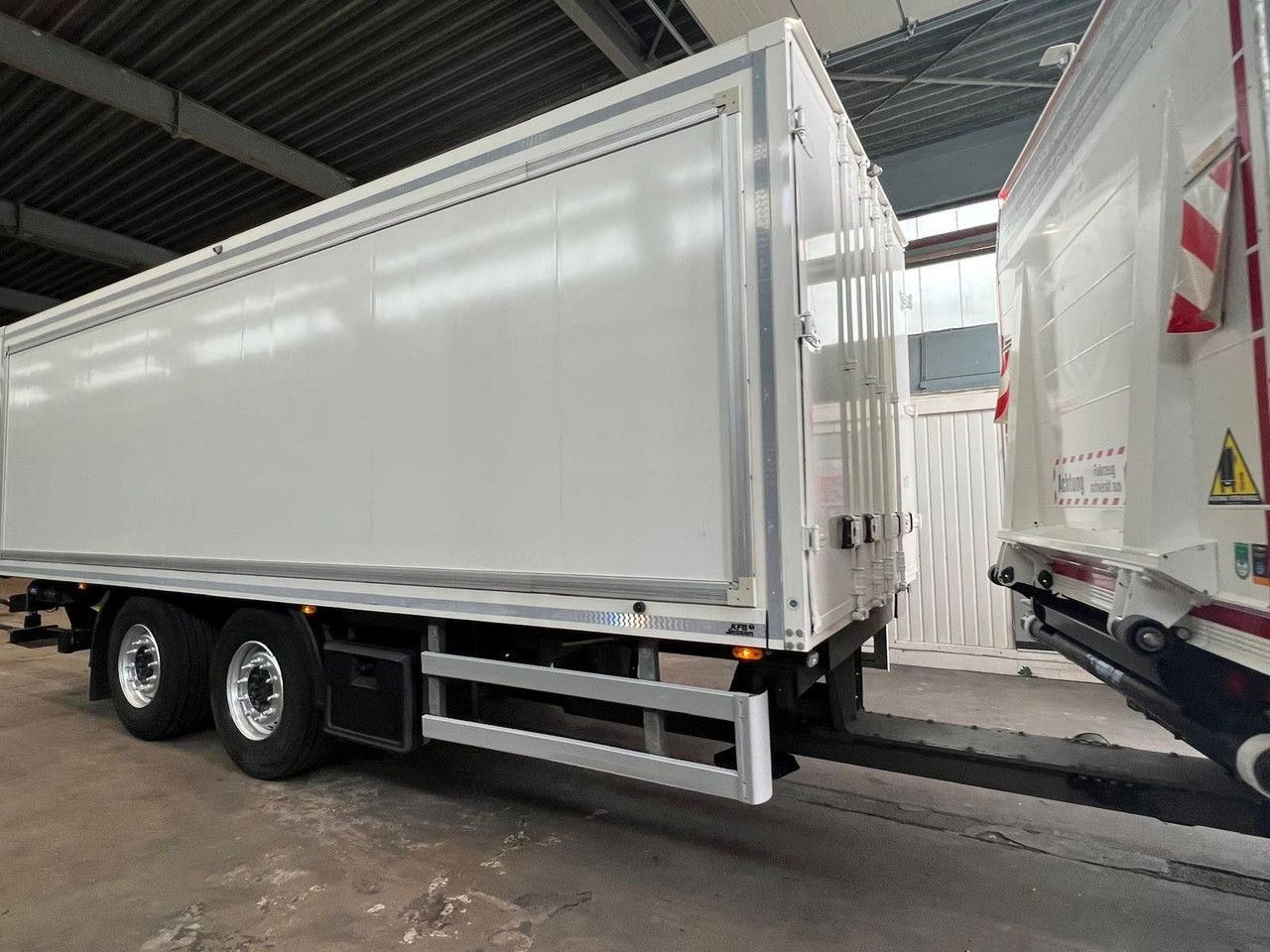 بصندوق مغلق شاحنة Mercedes-Benz Actros 2543 Komplettzug Voll-Luft - Lange Koffer: صور 6