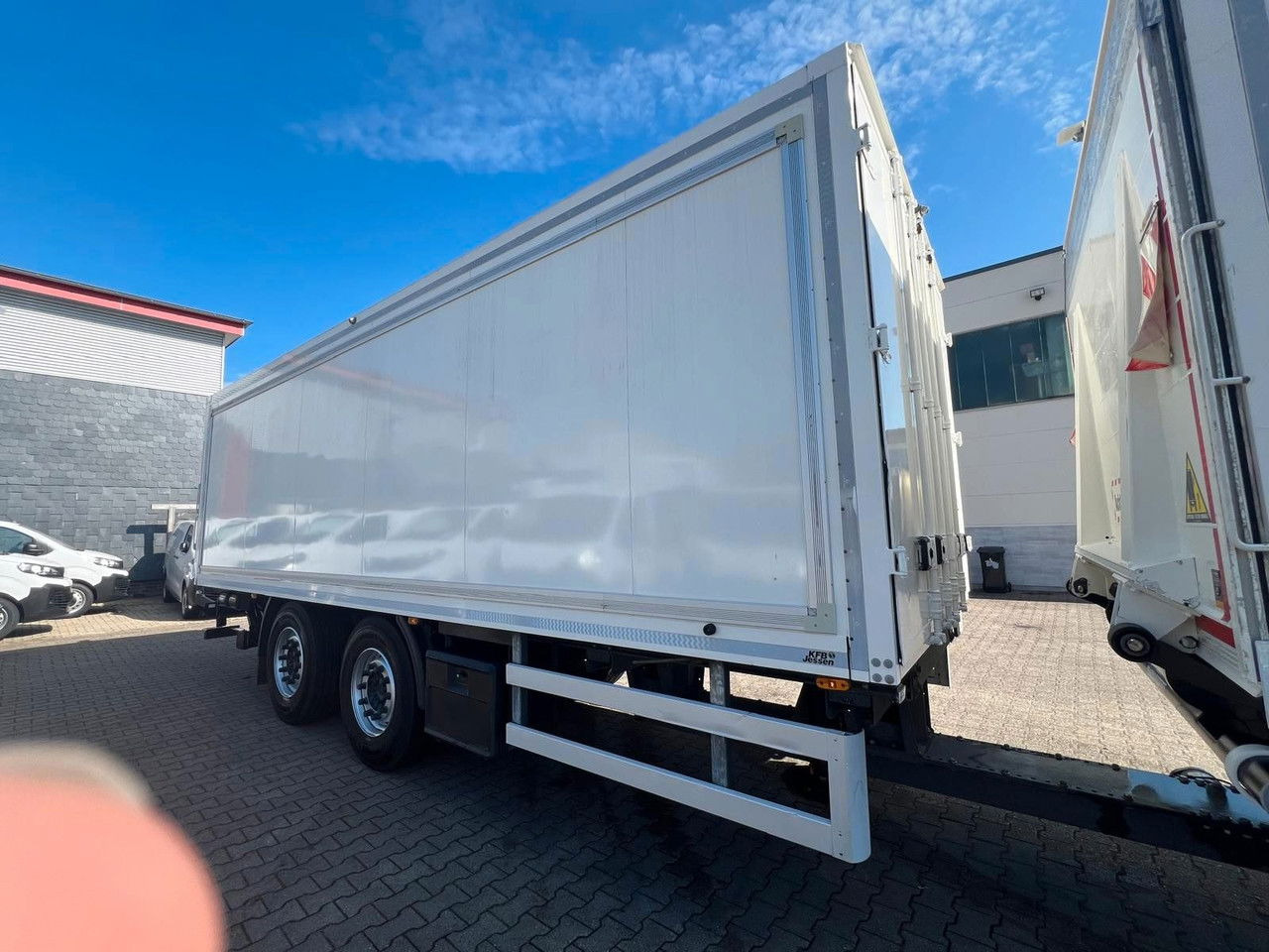 بصندوق مغلق شاحنة Mercedes-Benz Actros 2543 Komplettzug Voll-Luft - Lange Koffer: صور 15