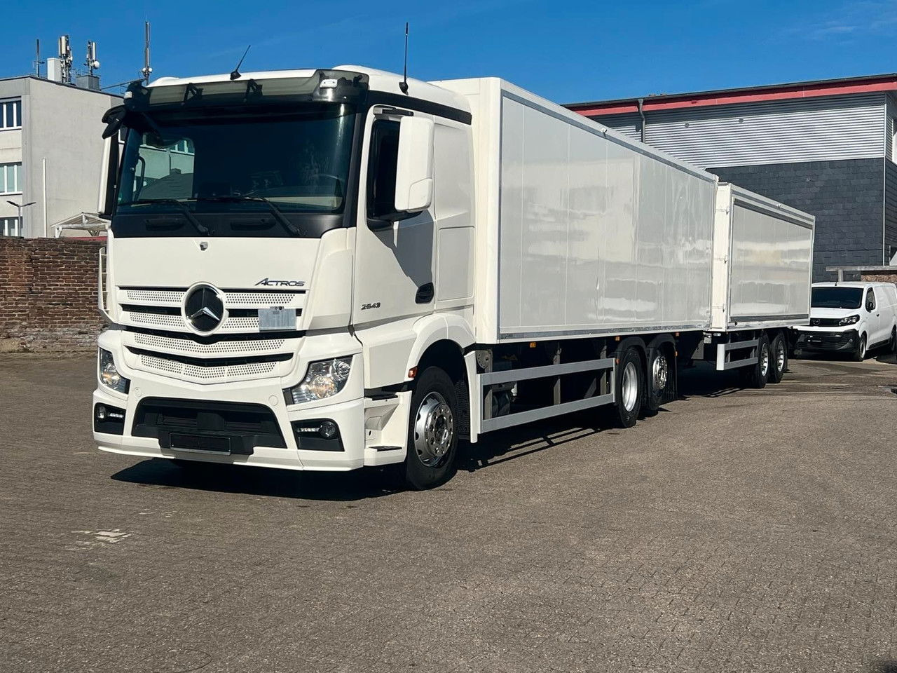 بصندوق مغلق شاحنة Mercedes-Benz Actros 2543 Komplettzug Voll-Luft - Lange Koffer: صور 10