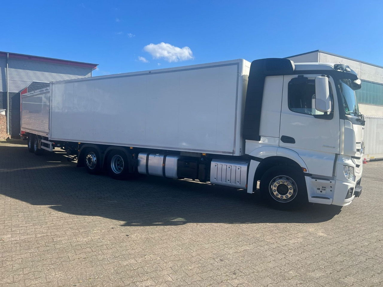 Mercedes-Benz Actros 2543 LBW Voll-Luft-Gefed-Lang Kof - بصندوق مغلق شاحنة: صور 3 Mercedes-Benz Actros 2543 LBW Voll-Luft-Gefed-Lang Kof - بصندوق مغلق شاحنة: صور 3