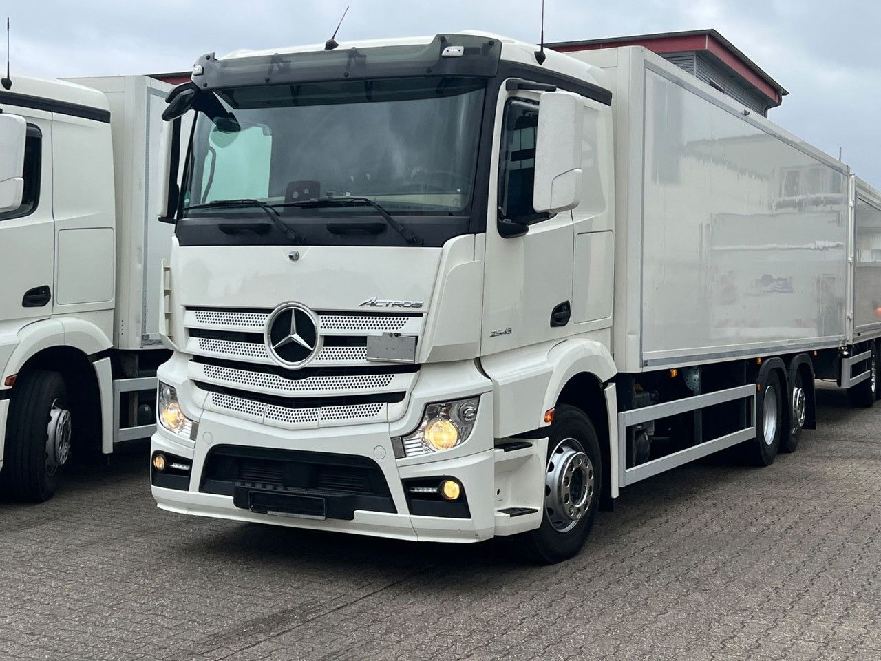 Mercedes-Benz Actros 2543 LBW Voll-Luft-Gefed-Lang Kof - بصندوق مغلق شاحنة: صور 2 Mercedes-Benz Actros 2543 LBW Voll-Luft-Gefed-Lang Kof - بصندوق مغلق شاحنة: صور 2