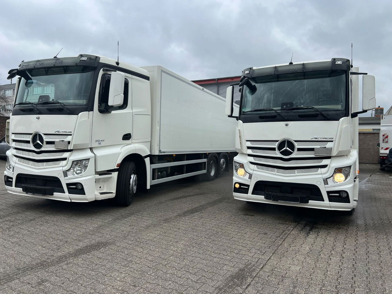 Mercedes-Benz Actros 2543 LBW Voll-Luft-Gefed-Lang Kof - بصندوق مغلق شاحنة: صور 1 Mercedes-Benz Actros 2543 LBW Voll-Luft-Gefed-Lang Kof - بصندوق مغلق شاحنة: صور 1