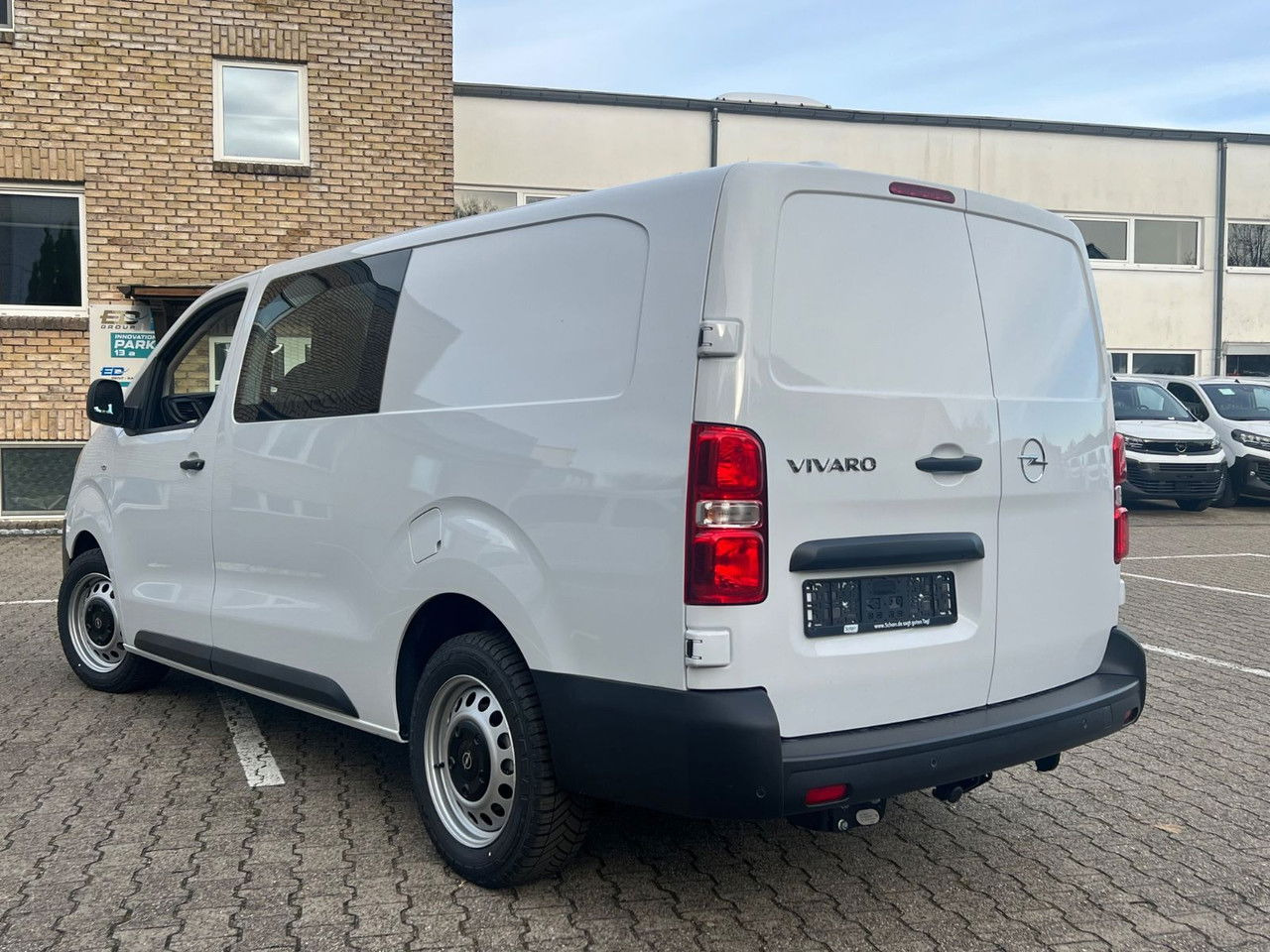 Opel Vivaro Flex L3 6 Sitze Allwetter AHK Rückfahrka - فان المدمجة: صور 5 Opel Vivaro Flex L3 6 Sitze Allwetter AHK Rückfahrka - فان المدمجة: صور 5