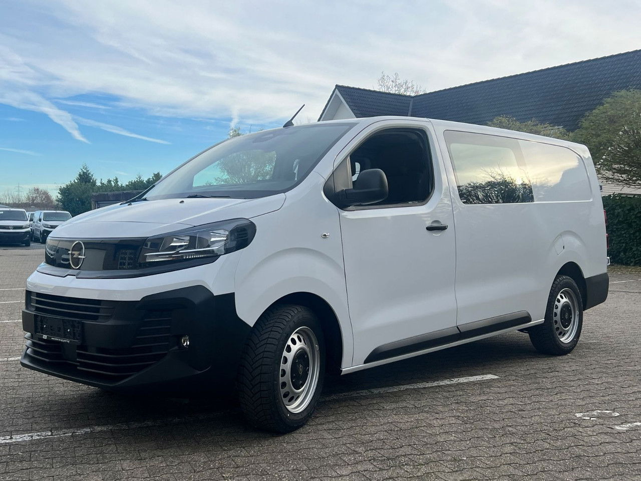 Opel Vivaro Flex L3 6 Sitze Allwetter AHK Rückfahrka - فان المدمجة: صور 2 Opel Vivaro Flex L3 6 Sitze Allwetter AHK Rückfahrka - فان المدمجة: صور 2