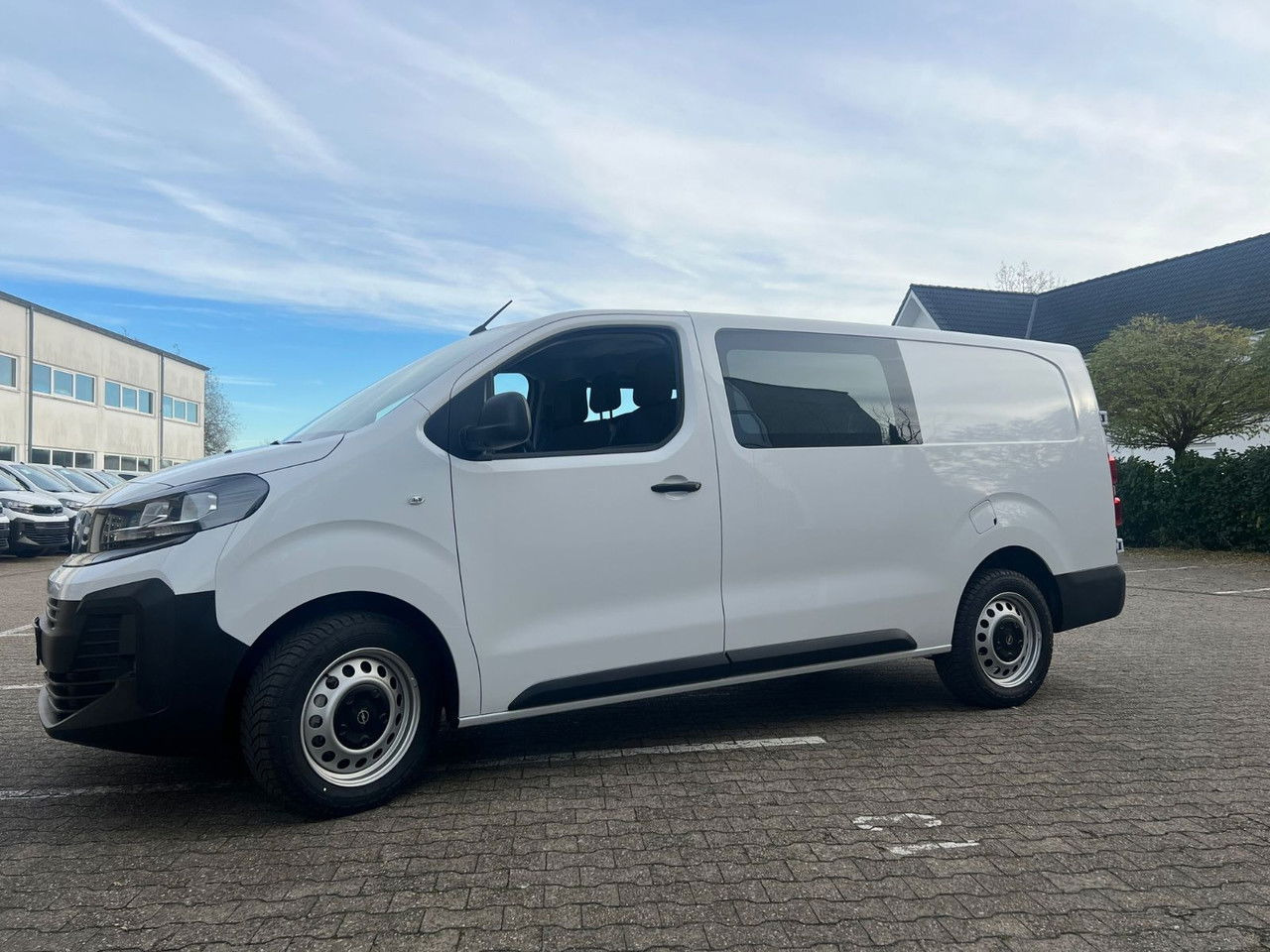 Opel Vivaro Flex L3 6 Sitze Allwetter AHK Rückfahrka - فان المدمجة: صور 3 Opel Vivaro Flex L3 6 Sitze Allwetter AHK Rückfahrka - فان المدمجة: صور 3