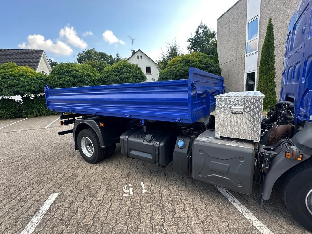 Renault D 12.240 Werkzeugkasten-Dreiseitenkipper 12 to - قلابات: صور 5 Renault D 12.240 Werkzeugkasten-Dreiseitenkipper 12 to - قلابات: صور 5