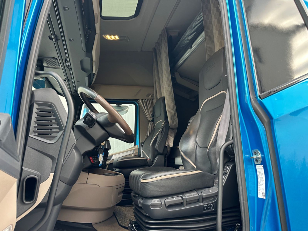 DAF XG+530 Vollausstattung - شاحنة جرار: صور 5 DAF XG+530 Vollausstattung - شاحنة جرار: صور 5