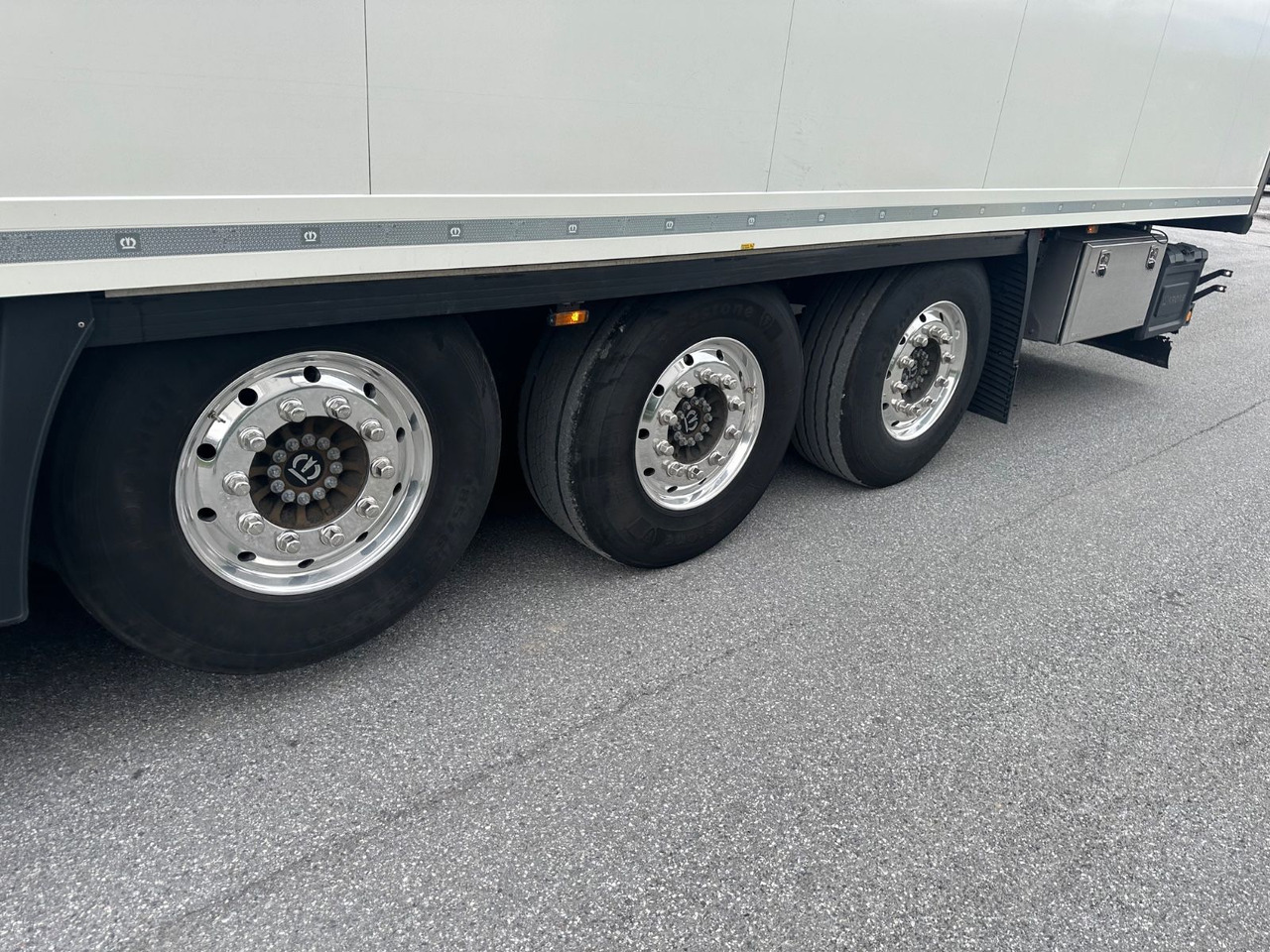 Krone SDR 27 Vector 1550 Doppelstock/Blumenbreit - بصندوق مغلق نصف مقطورة: صور 5 Krone SDR 27 Vector 1550 Doppelstock/Blumenbreit - بصندوق مغلق نصف مقطورة: صور 5