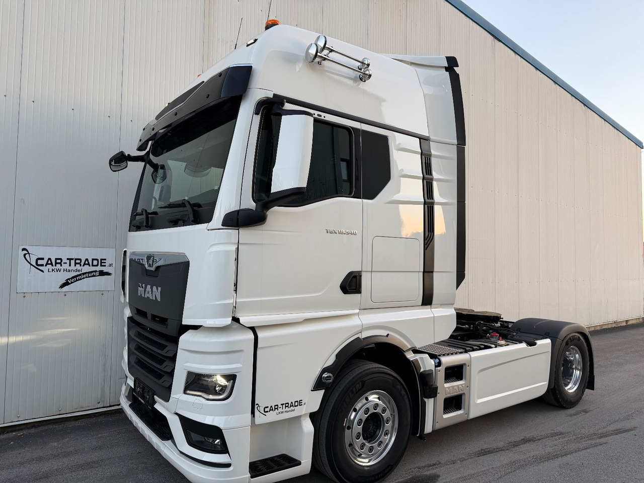 MAN TGX18.540 ALU/LED/2-Hyd - شاحنة جرار: صور 1 MAN TGX18.540 ALU/LED/2-Hyd - شاحنة جرار: صور 1