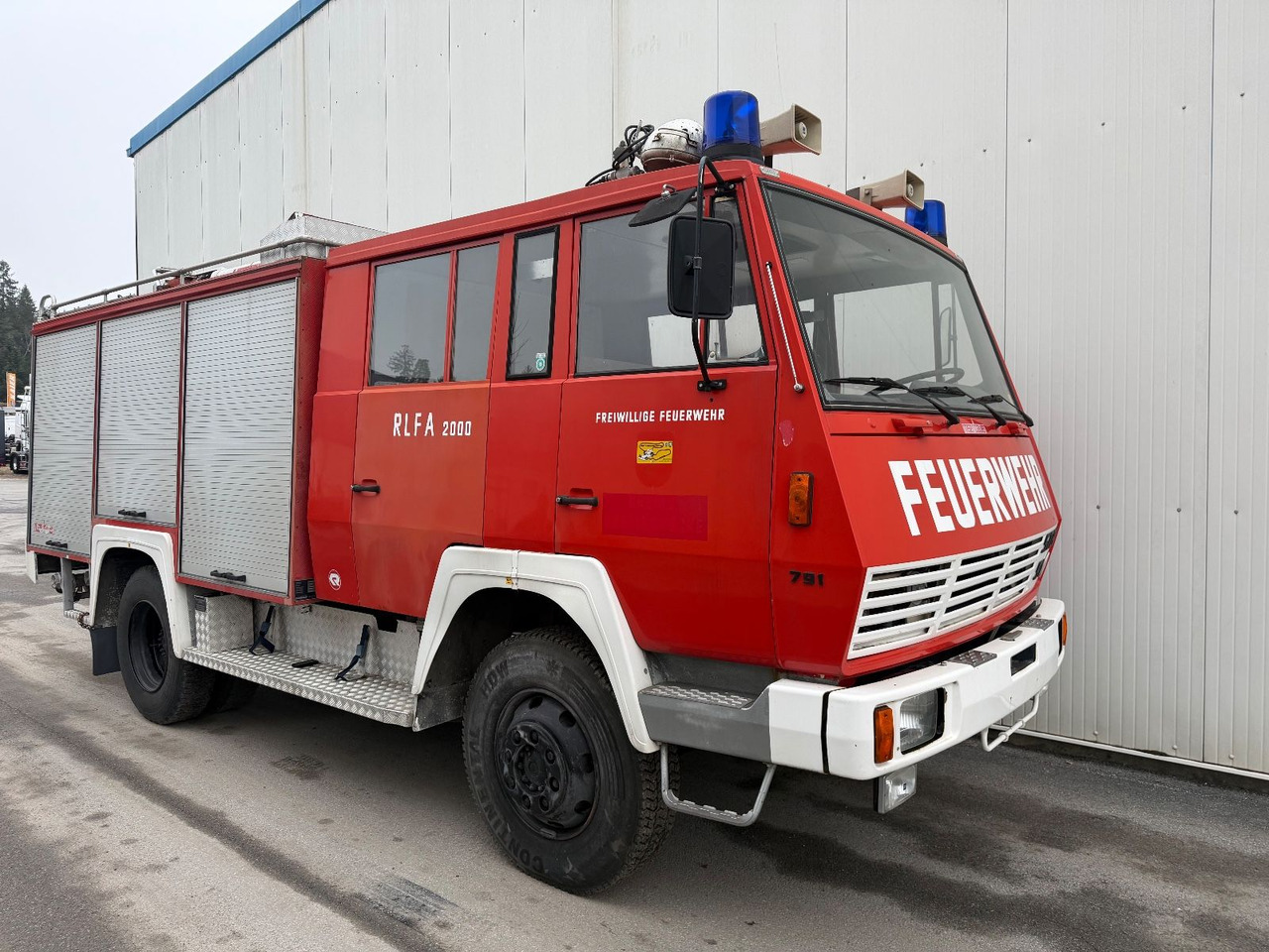 Steyr 791 Feuerwehr 2000L Tank - شاحنة: صور 2 Steyr 791 Feuerwehr 2000L Tank - شاحنة: صور 2
