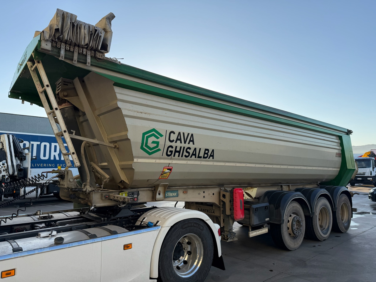 MANTELLA TRAILERS Stratosphere SRM3 - قلابة نصف مقطورة: صور 3 MANTELLA TRAILERS Stratosphere SRM3 - قلابة نصف مقطورة: صور 3