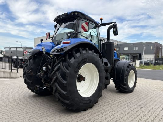 NEW HOLLAND New Holland T8.350 PLMi Genesis - جرار: صور 3 NEW HOLLAND New Holland T8.350 PLMi Genesis - جرار: صور 3
