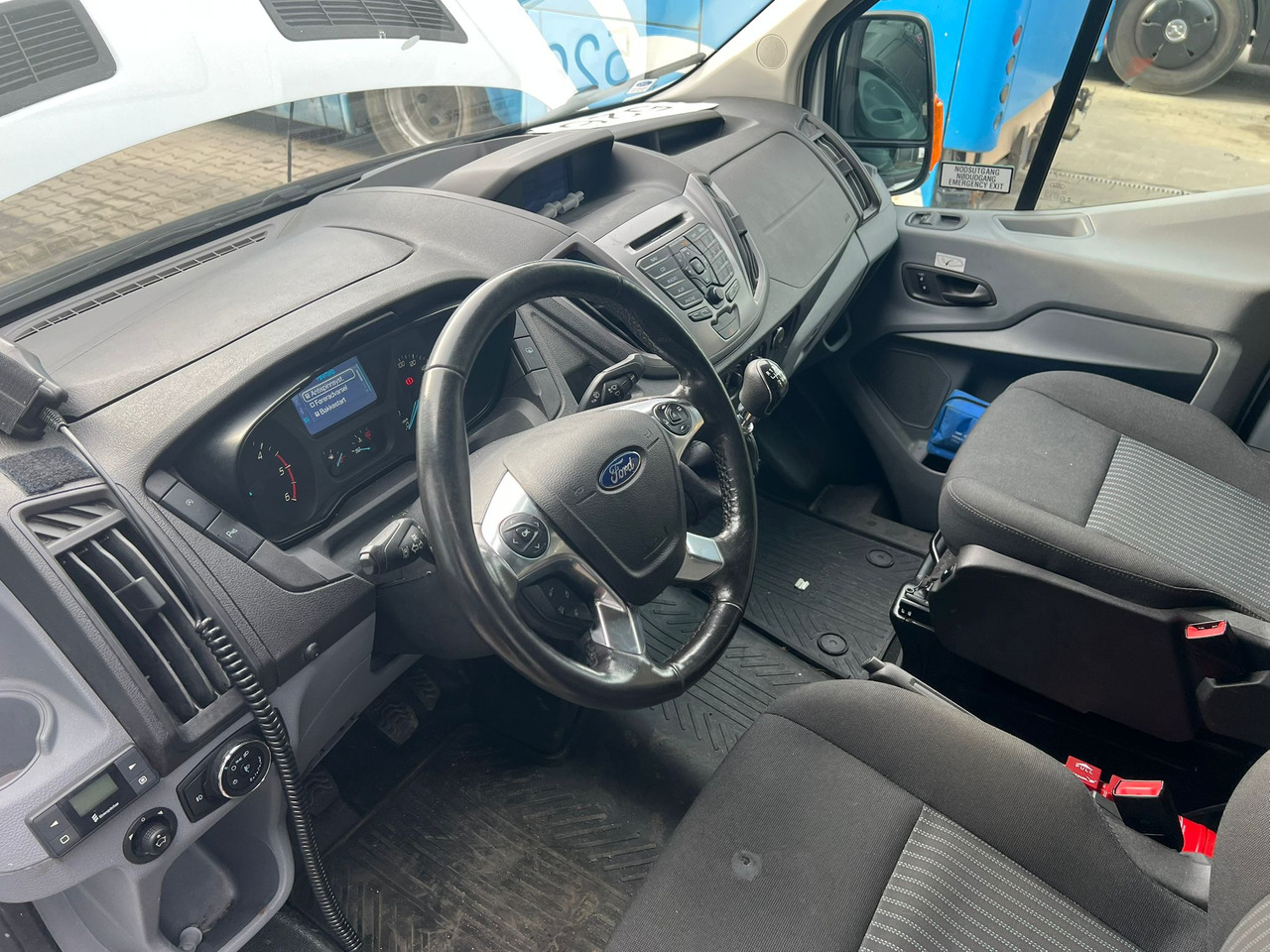 صغيرة, ميكروباص FORD TRANSIT: صور 8