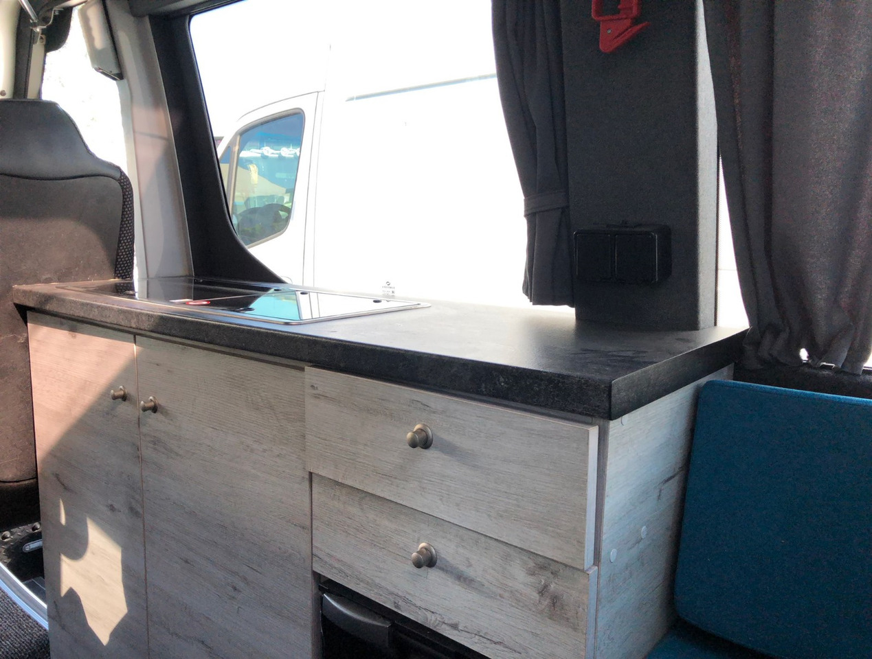 موتر هوم متكامل IVECO DAILY FORVEDA: صور 45 موتر هوم متكامل IVECO DAILY FORVEDA: صور 45