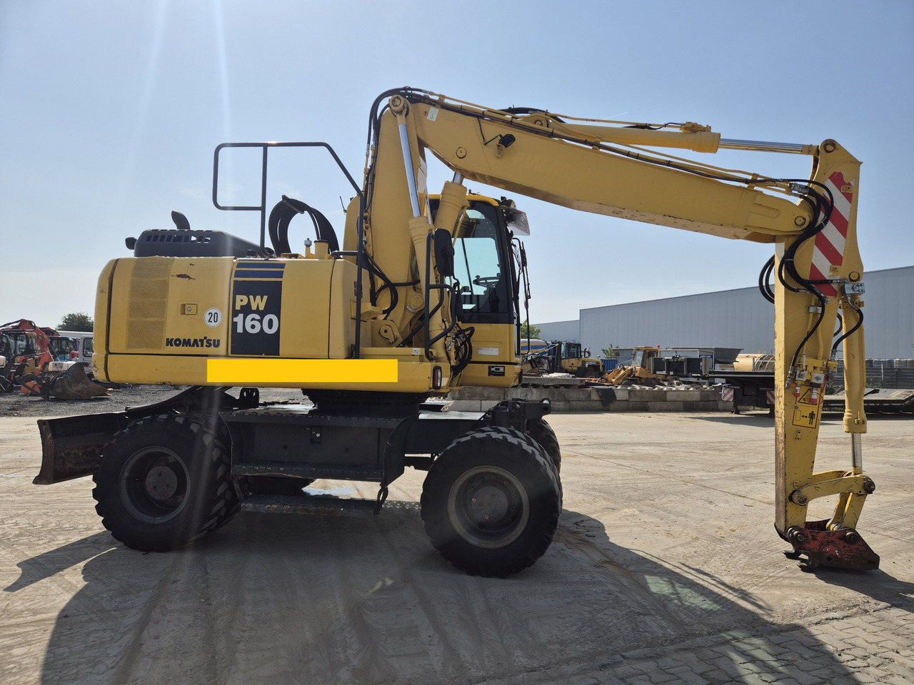 KOMATSU PW 160 - 8 - حفارة على عجلات: صور 4 KOMATSU PW 160 - 8 - حفارة على عجلات: صور 4