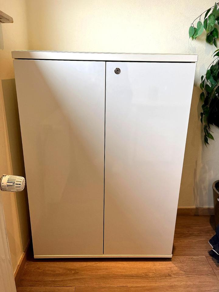 Sideboard von INWERK - Weiß, abschließbar, sehr guter Zustand - أخرى: صور 1 Sideboard von INWERK - Weiß, abschließbar, sehr guter Zustand - أخرى: صور 1