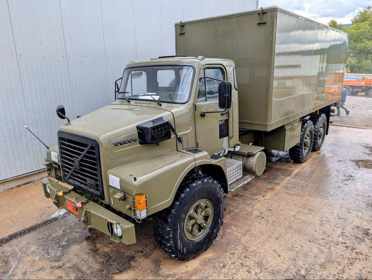 VOLVO N10 - بصندوق مغلق شاحنة: صور 1 VOLVO N10 - بصندوق مغلق شاحنة: صور 1
