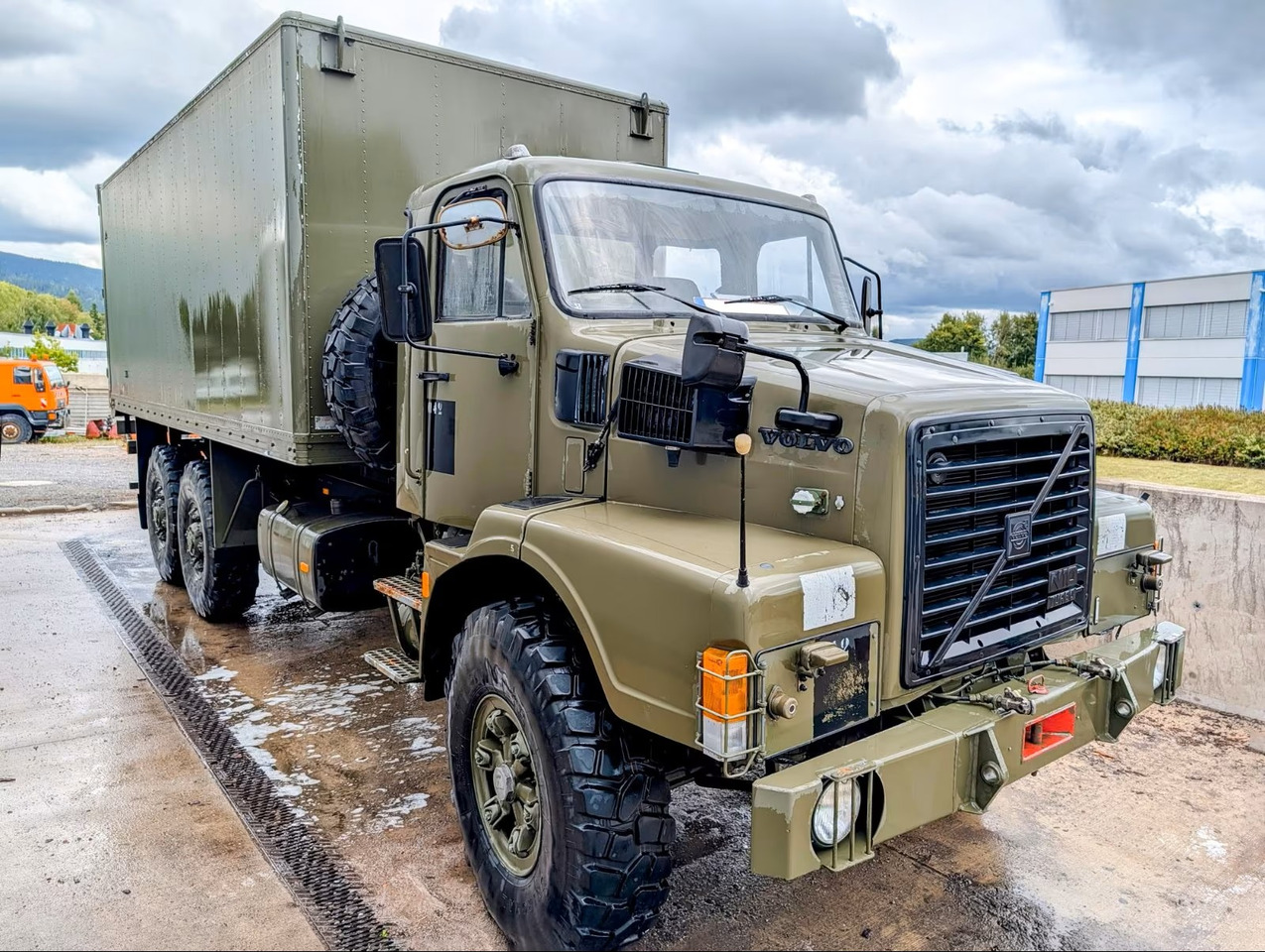 VOLVO N10 - بصندوق مغلق شاحنة: صور 2 VOLVO N10 - بصندوق مغلق شاحنة: صور 2