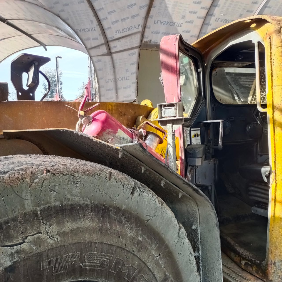 EPIROC ST1030 - ماكينات التعدين: صور 4 EPIROC ST1030 - ماكينات التعدين: صور 4