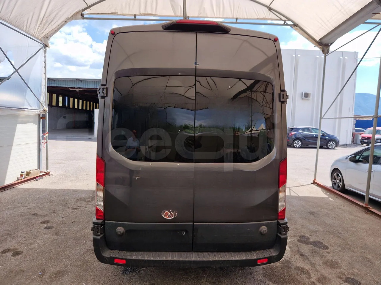 Ford Transit - باص النقل بين المدن: صور 5 Ford Transit - باص النقل بين المدن: صور 5