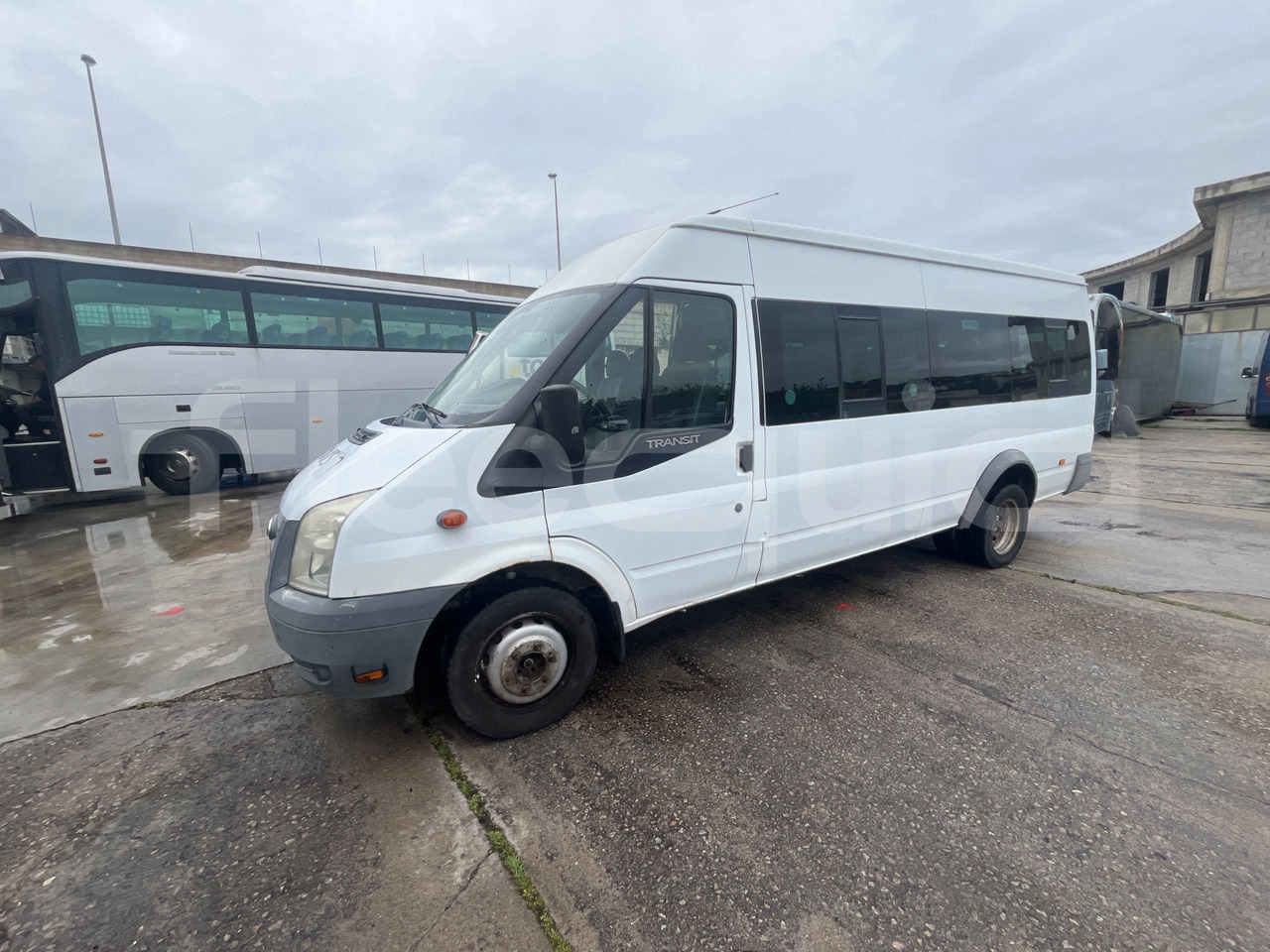 Ford Transit - باص النقل بين المدن: صور 4 Ford Transit - باص النقل بين المدن: صور 4