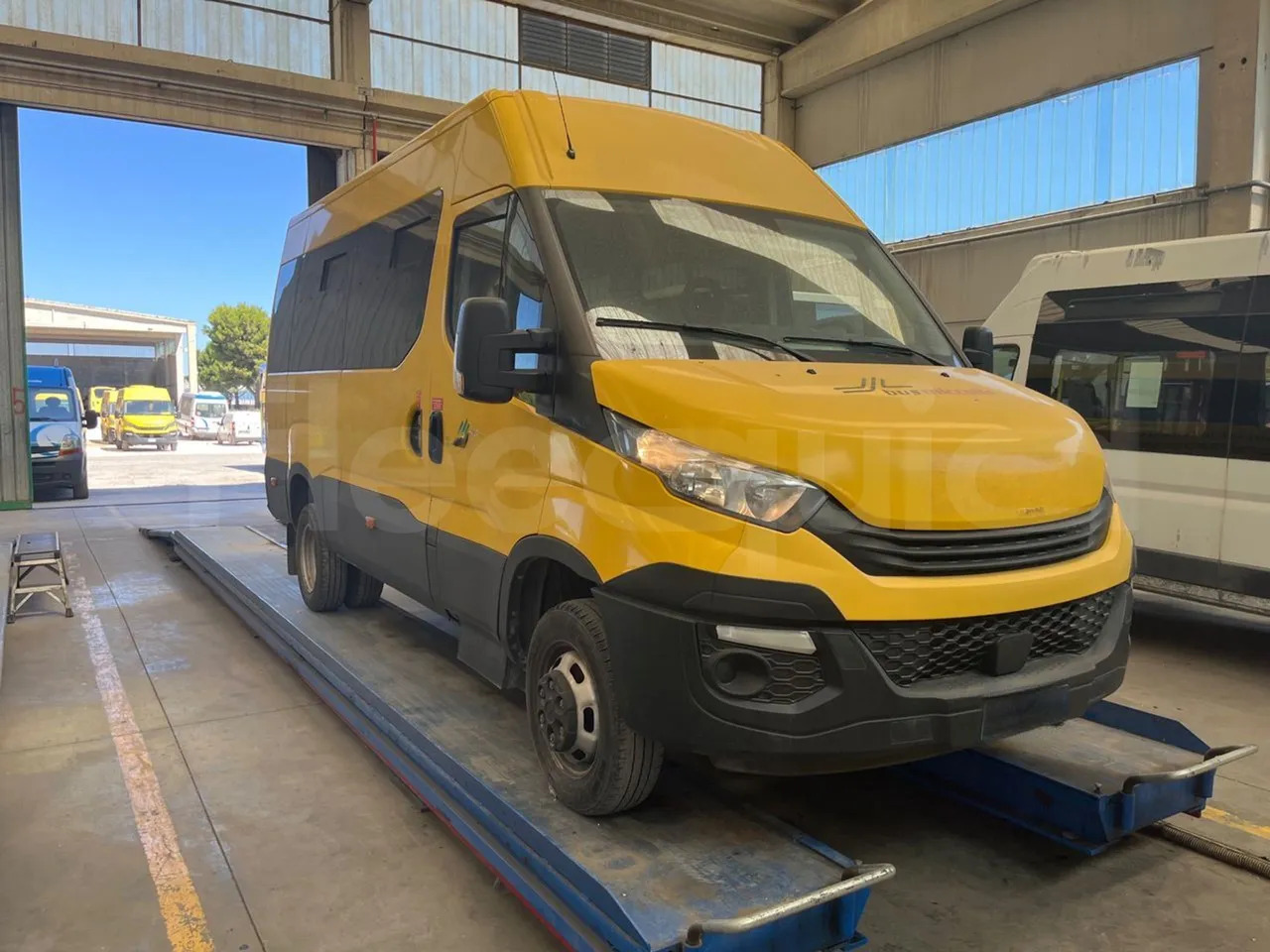 Iveco Daily - حافلة مدرسية: صور 1 Iveco Daily - حافلة مدرسية: صور 1