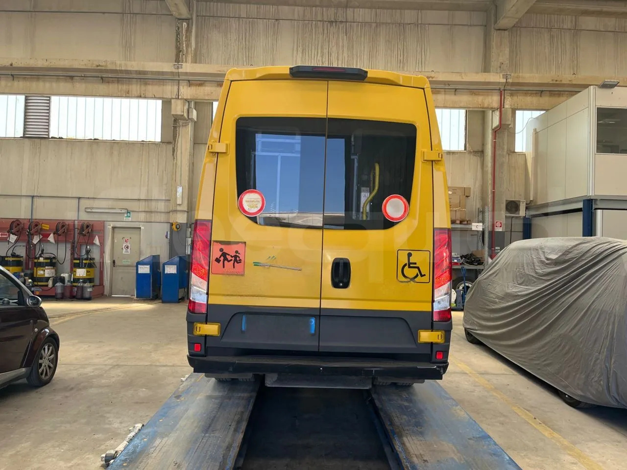 Iveco Daily - حافلة مدرسية: صور 5 Iveco Daily - حافلة مدرسية: صور 5