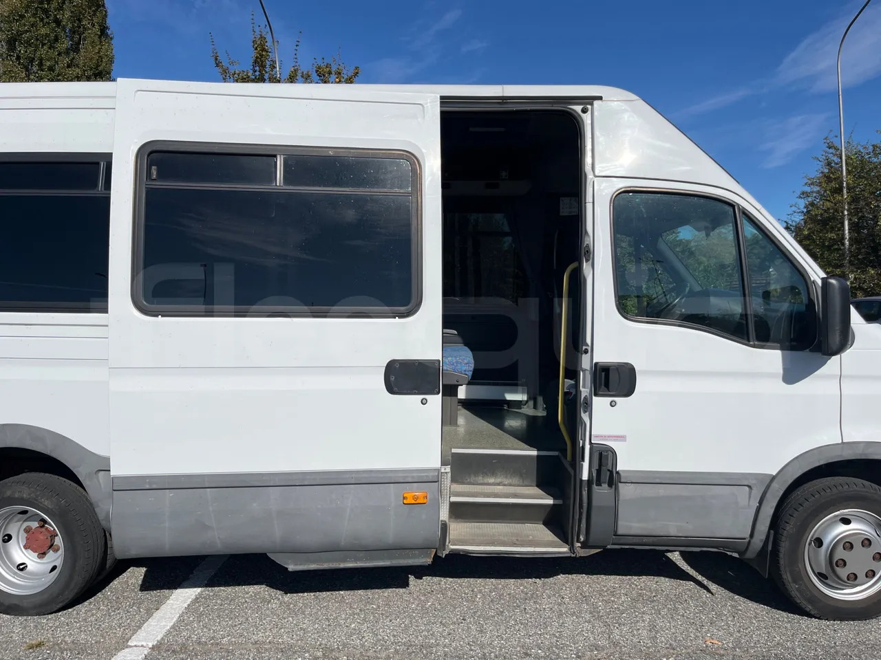 باص النقل بين المدن Iveco Daily: صور 15